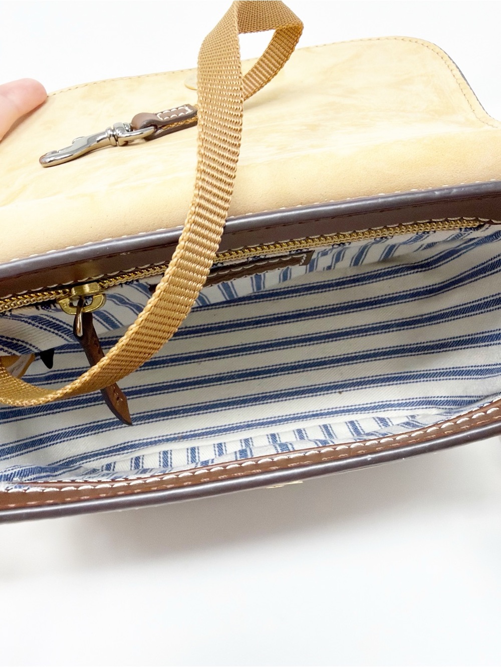 Dooney & Bourke Brown Leather Saddle Shoulder or Crossbody Bag - Picture 5 of 6